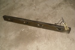 Клин средний плит дробящих подвижных Metso C125 471135