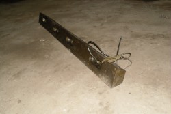 Клин средний плит дробящих подвижных Metso C125