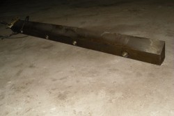 Клин средний плит дробящих подвижных щековой дробилки Metso C125 471135